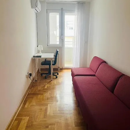 Lägenhet And Bright 2 Bedroom, 3 Balconies