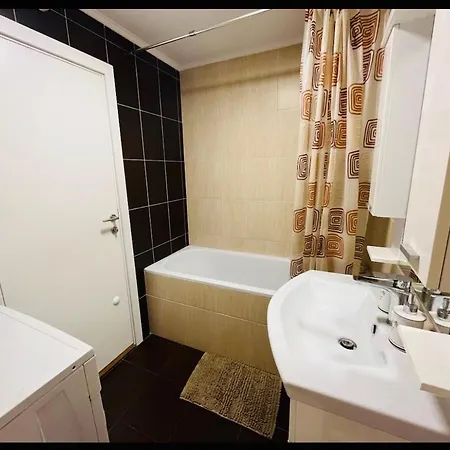 And Bright 2 Bedroom, 3 Balconies Lägenhet