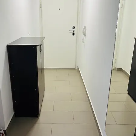 Lägenhet And Bright 2 Bedroom, 3 Balconies