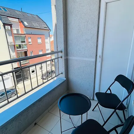 And Bright 2 Bedroom, 3 Balconies Lägenhet *